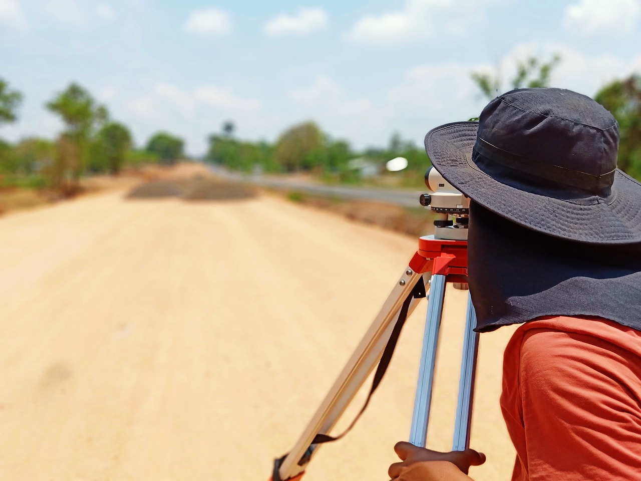 You are currently viewing Unveiling the Secrets of Finding the Best Land Surveyor Near You: A Comprehensive Guide